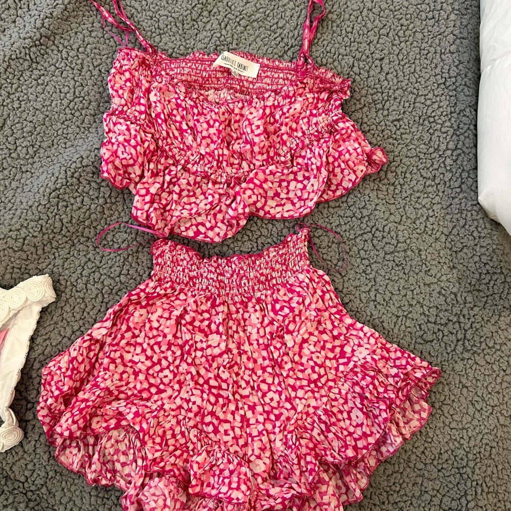 Isabelle's cabinet set